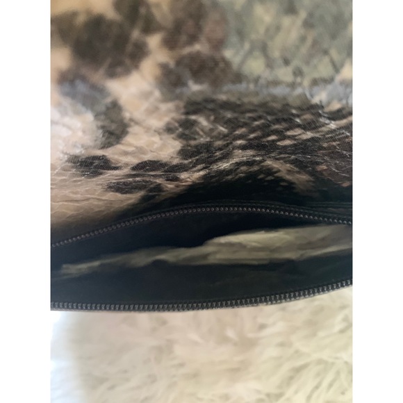 NWT Kenneth Cole Reaction crossbody - Picture 3 of 6